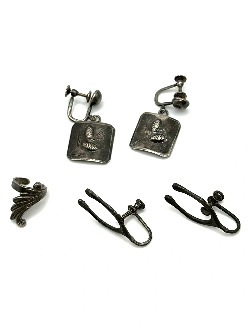 antique silver screw back set